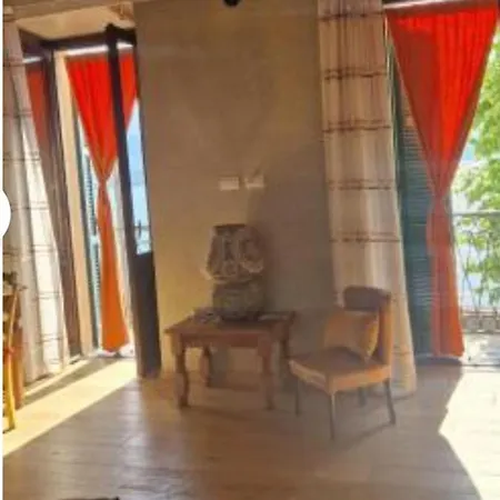 Namaste Fiumelatte-lake View